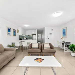 https://trickett-gardens-surfers-paradise-private-unit.queenslandhotels.net